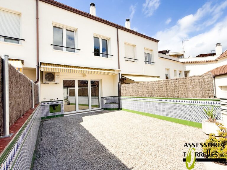 Casa Adosada- Ref.704